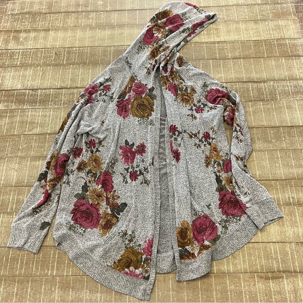 Women’s grey and floral cardigan / light weight sweater